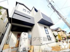 キッチンには床下収納もございます。災害時の非常食や食料品のストックなどを保存できます。