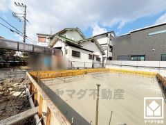 突然の来訪時でも安心なモニター付きインターホンを完備。お留守番中のお子様でも簡単に来訪者の確認ができます。