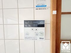 ボタン1つで自動でお湯張りができるオートバス機能付き。