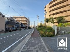 来客用駐車場もございます。ご友人やお客様が訪れやすい環境です。