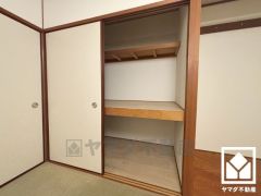 押入にはお客様用の座布団や寝具も収納可能です。