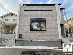 南向き・東向きの2面バルコニーで陽当たり、風通し良好。バルコニーが2か所ございますので、お洗濯物をたっぷりと干す事ができます。