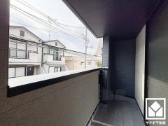 南向きバルコニーで陽当たり、風通し良好。