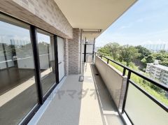 南向きバルコニーで陽当たり、風通し良好。