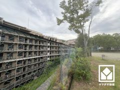 歩車分離の設計になっており、歩行者の安全にも配慮されたマンションです。