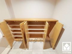 玄関にはシューズボックスを完備。家族の靴もしっかり収納できるので、玄関がいつも片付き、気持ちよくお客様を迎えられます。