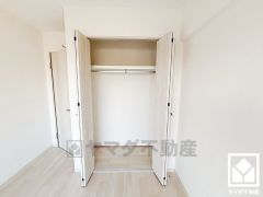 新たに家具を買わなくても良いので、ハンガーパイプ付きのクローゼットは嬉しいですね。