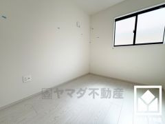 全居室に窓がございます。明るい陽光がたっぷり差し込む心地よい生活空間です。