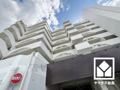 阪急電鉄今津線「門戸厄神」駅まで徒歩約24分の立地。3沿線利用可能で、毎日の通勤・通学だけでなく、休日のお出かけまで利便性に優れています。