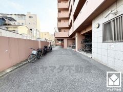 スムーズな移動を叶えるエレベーターもございます。忙しい朝も快適に、ストレスフリーな暮らしをサポート。