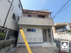 リビングには小上がりの和室が隣接しており、一体利用が可能です。