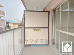 トイレは温水洗浄便座付きで、季節を問わずいつでも温かい便座をお使いいただけます。（2025年9月末頃リフォーム完了予定）