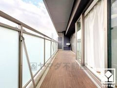 南西向きバルコニーで陽当たり、風通し良好。スロップシンク付きで汚れやすい作業も室内を汚さず行えるので、生活空間を清潔に保つことができます。