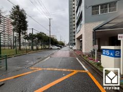 1階部分に屋内駐輪場を完備。雨や風、直射日光から自転車を守ることができます。