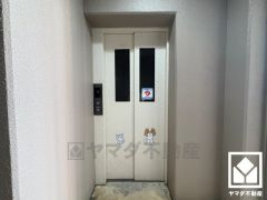 スムーズな移動を叶えるエレベーター。忙しい朝も快適に、ストレスフリーな暮らしをサポート。