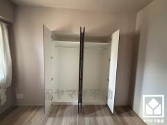 大きなクローゼットなので整理整頓しやすいです。