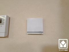 床暖房付きで、寒い冬でも足元ポカポカ。ホコリを巻き上げないのでお子様のいるご家庭にもおすすめです。
