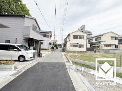 南向きバルコニーで陽当たり、風通し良好。バルコニーが2か所ございますので、お洗濯物をたっぷりと干す事ができます。