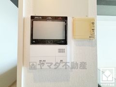 LD床暖房付きで、寒い冬でも足元ポカポカ。ホコリを巻き上げないのでお子様のいるご家庭にもおすすめです。