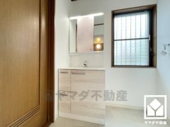 収納付き洗面台の為スッキリお使い頂けます