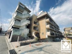 大きな複合遊具のある緑豊かな「栗山公園」や、ブランコなどが設置された「塚口西第3公園」など、広めの公園が徒歩圏内に複数あり、子育て世帯の方にもお勧めです。