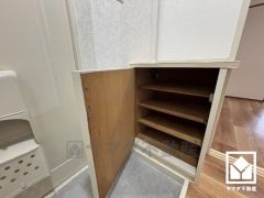 玄関にはシューズボックスを完備。家族の靴もしっかり収納できるので、玄関がいつも片付き、気持ちよくお客様を迎えられます。