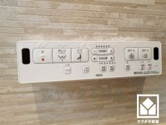 温水洗浄便座付きで、季節を問わずいつでも温かい便座をお使いいただけます。