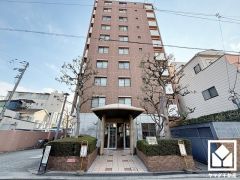 北側には国道2号線が通っています。阪神高速道路の尼崎西出入口（神戸方面）や武庫川出入口（大阪方面）も車で10分圏内で、車での移動もしやすい立地です。