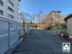 緑に囲まれた閑静な住宅地なので、穏やかな環境で四季折々の自然を感じながらお過ごしいただけます。