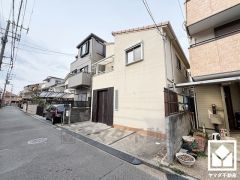 「ローソン東園田九丁目店」まで徒歩10分、「セブンイレブン尼崎若王寺店」まで徒歩10分、「コープ園田」まで徒歩11分など、他にもお買い物施設が徒歩圏内に複数あり便利な住環境です。