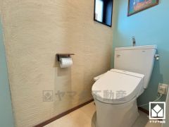 快適性と衛生面を兼ね備えた温水洗浄便座付き