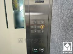 スムーズな移動を叶えるエレベーター。忙しい朝も快適に、ストレスフリーな暮らしをサポート。