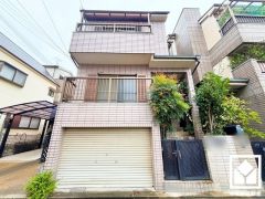 落ち着いた色合いと品のあるデザイン。帰るたびに安心感を感じられる佇まい。