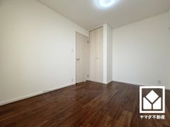 収納付きなので、スッキリとした空間を維持できます。