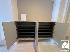 玄関にはシューズボックスを完備。家族の靴もしっかり収納できるので、玄関がいつも片付き、気持ちよくお客様を迎えられます。