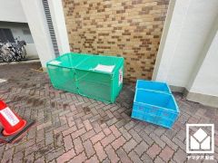 清潔なゴミ出し場で気持ち良くお使い頂けます。