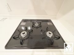 毎日の料理がもっとスムーズに。便利な3口コンロ付きキッチン。