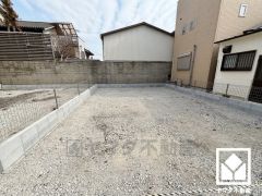 プライバシー・採光に配慮された広々16.12帖の2階リビングが魅力。家族全員がリラックスできる、ゆったりとした快適リビングで温かい団らんの時間を。