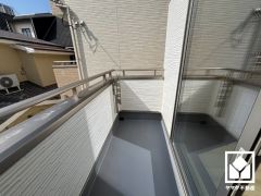 南向きバルコニーで陽当たり、風通し良好。たっぷりの洗濯物も気持ちよく乾きます。