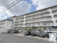 室内洗濯機置場がございますので、天候に左右されず洗濯していただけます。