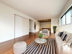 実写真と間取り図からCG再現した「空室リフォームイメージ」に家具などをCG合成しており、実際と異なります。