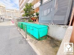 綺麗に整備されたゴミ出し場で気持ち良くお使い頂けます。