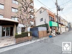 サイクルラックの設置された駐輪場を完備。スッキリ整理されて、自転車同士の接触や転倒の心配がございません。