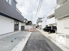 開放感のある北東・北西角地で風通し良好。車の出し入れもしやすい立地です。