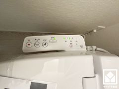 温水洗浄便座付きで、季節を問わずいつでも温かい便座をお使いいただけます。