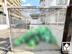 清潔なゴミ出し場で気持ち良くお使い頂けます。