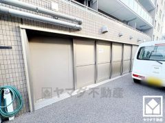 綺麗に整備されたゴミ出し場で気持ち良くお使い頂けます。