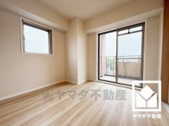 2面採光。明るい陽光がたっぷり差し込む心地よい生活空間です。