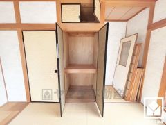 約6帖の3階和室です。バルコニーにつながるお部屋で、通風・陽当たり良好。