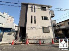 南向きバルコニーで陽当たり、風通し良好。2階と3階にバルコニーがございますので、お洗濯物をたっぷりと干す事ができます。